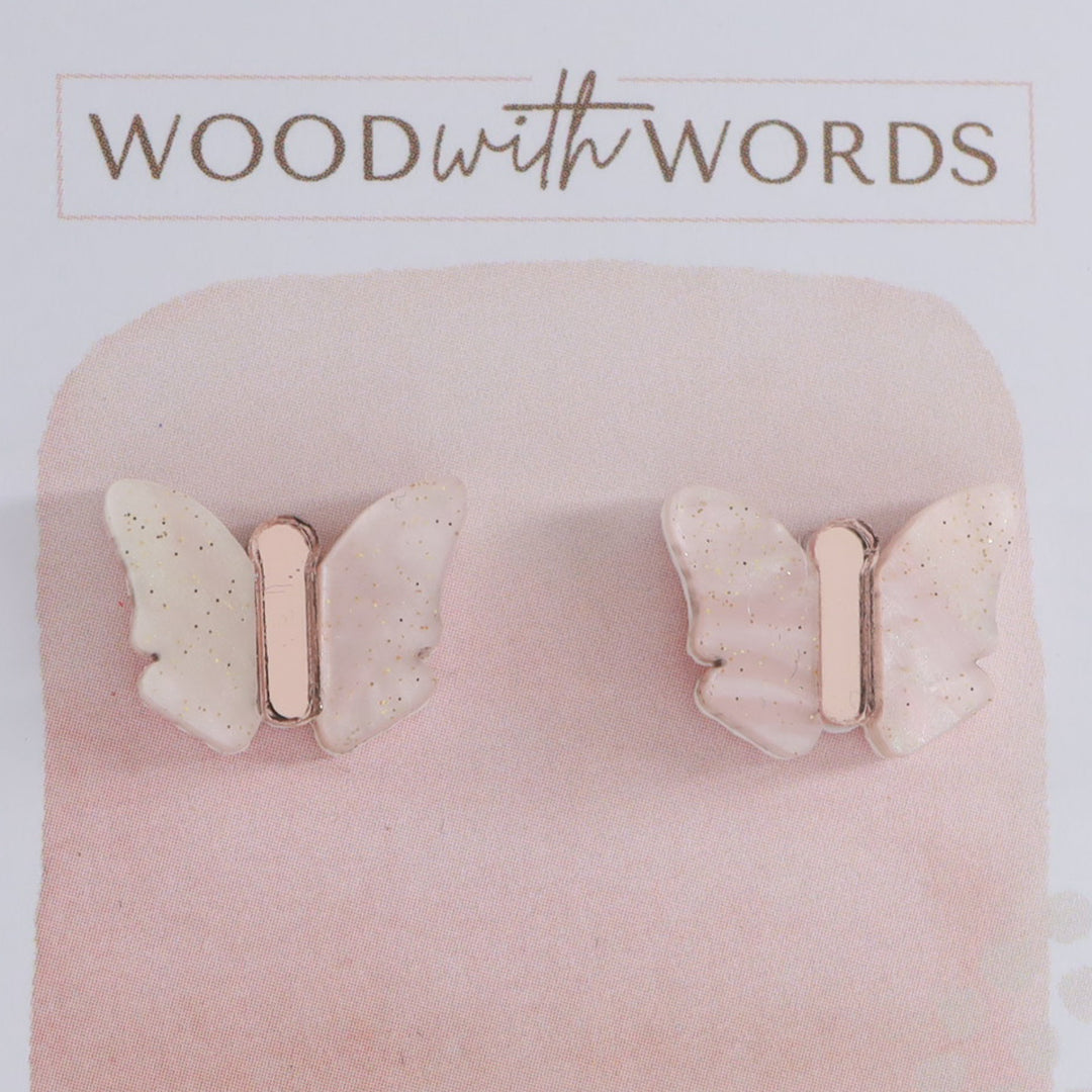 シマーバタフライアクリルスタッドイヤリング