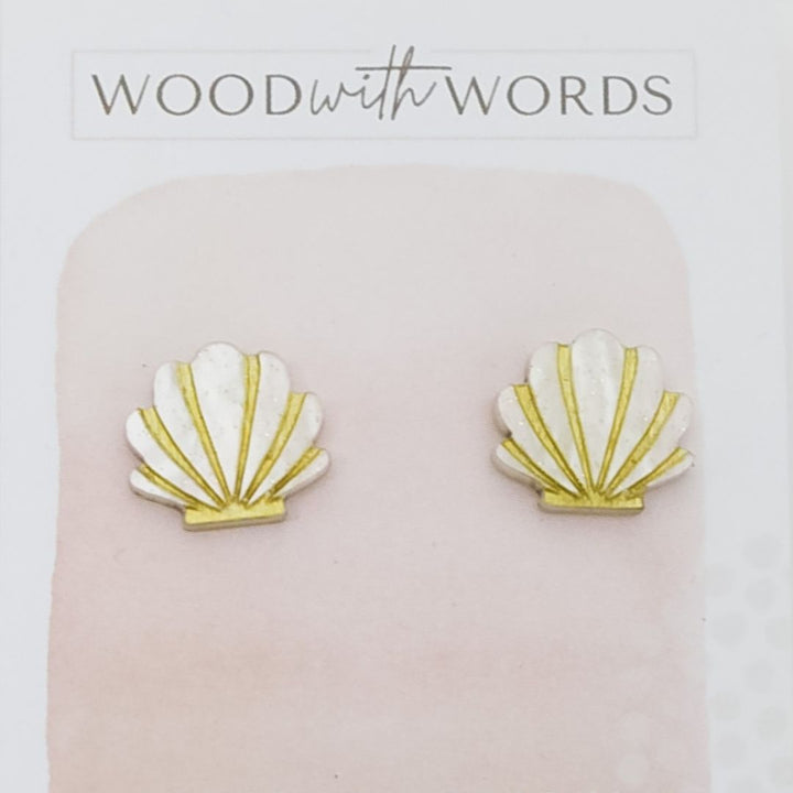 🎁 Clam Acrylic Stud Earrings (100% off)