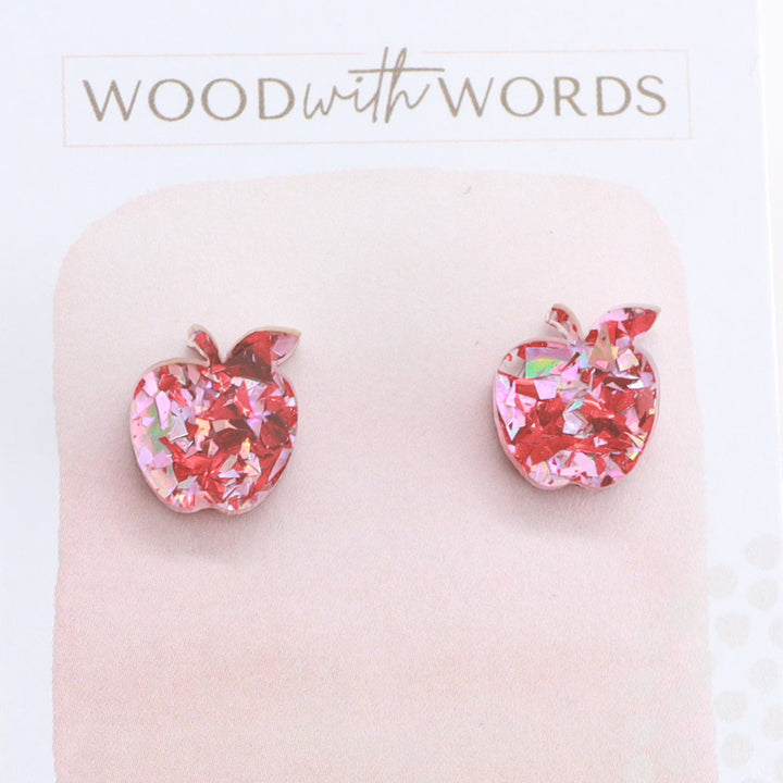 キラキラ輝くリンゴのアクリルスタッドピアス